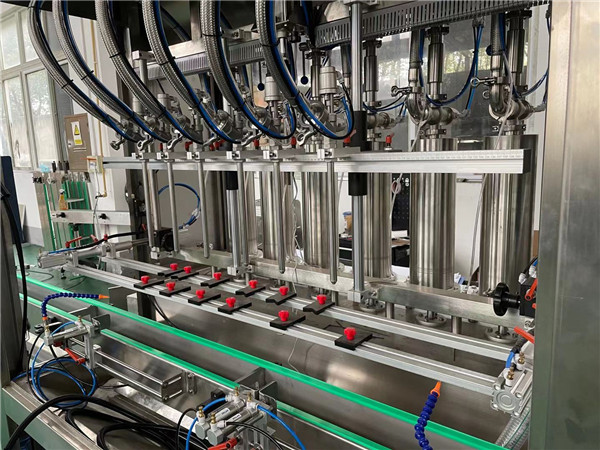 Détails de la machine de remplissage à piston automatique