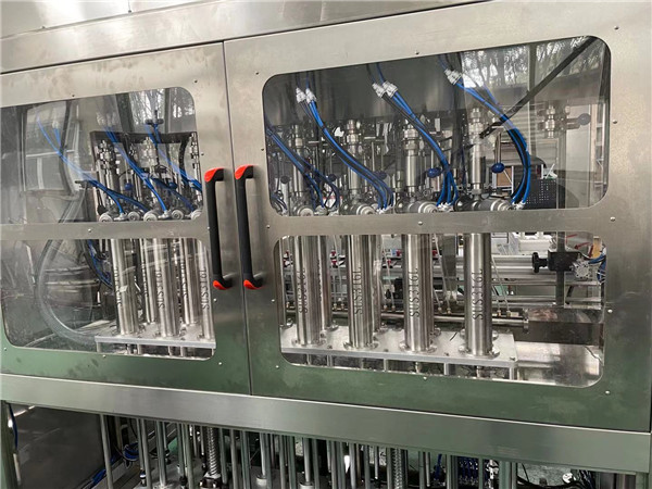 Détails de la machine de remplissage à piston automatique